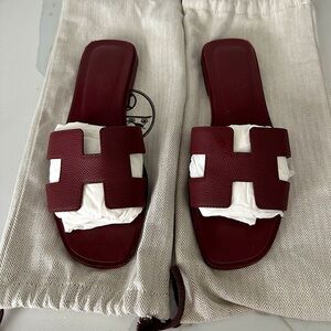 AUTHENTIC — Hermes Rouge H Oran Sandals (37)